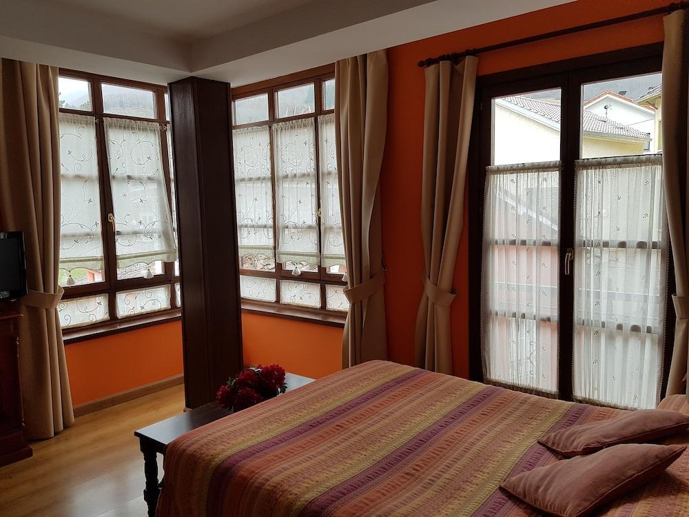 Hotel Rural La Plaza Касо Экстерьер фото