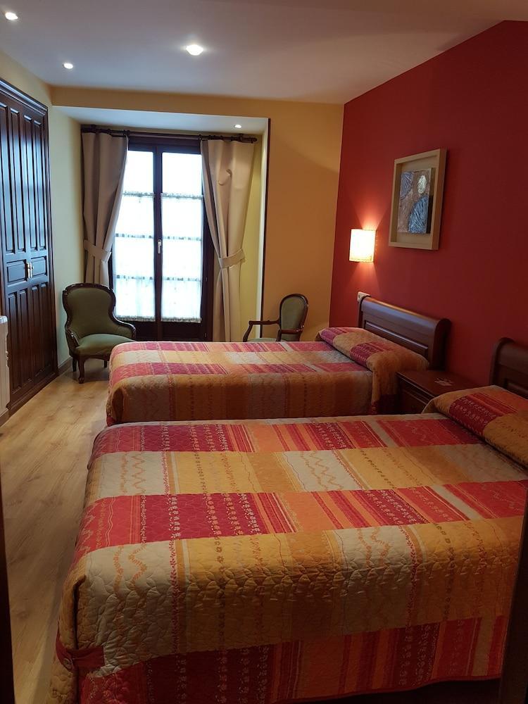 Hotel Rural La Plaza Касо Экстерьер фото